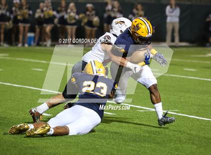 Thumbnail 1 in Lamar vs. Haltom (UIL 6A Bi-District Playoff) photogallery.