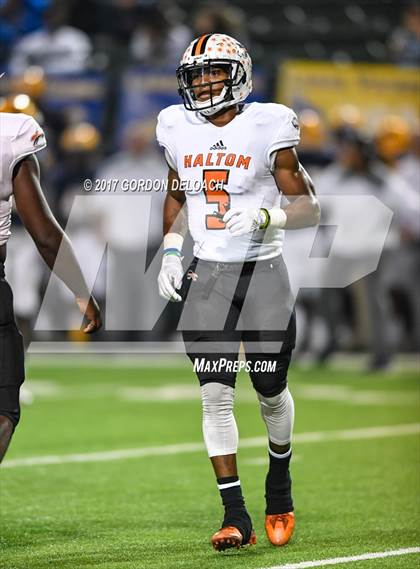 Thumbnail 2 in Lamar vs. Haltom (UIL 6A Bi-District Playoff) photogallery.