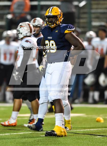 Thumbnail 3 in Lamar vs. Haltom (UIL 6A Bi-District Playoff) photogallery.