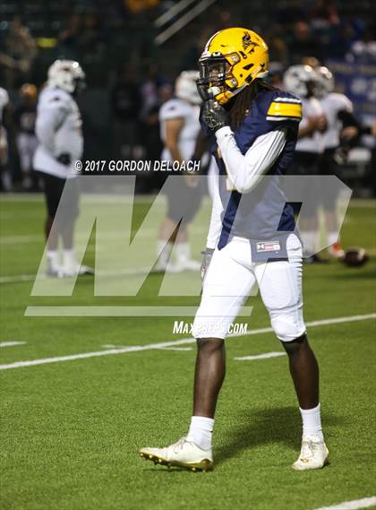 Thumbnail 1 in Lamar vs. Haltom (UIL 6A Bi-District Playoff) photogallery.