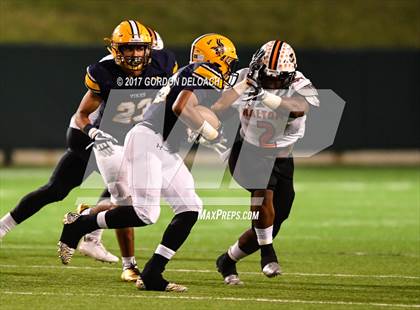 Thumbnail 2 in Lamar vs. Haltom (UIL 6A Bi-District Playoff) photogallery.