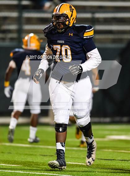 Thumbnail 3 in Lamar vs. Haltom (UIL 6A Bi-District Playoff) photogallery.