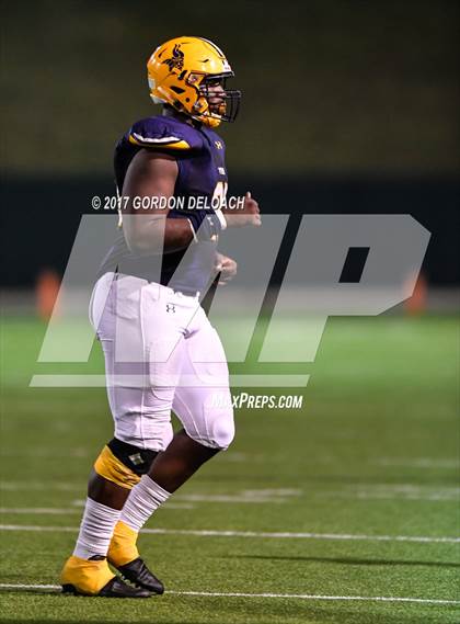 Thumbnail 2 in Lamar vs. Haltom (UIL 6A Bi-District Playoff) photogallery.