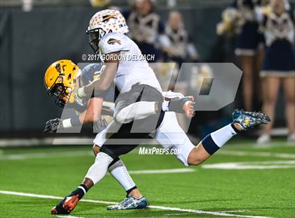 Thumbnail 3 in Lamar vs. Haltom (UIL 6A Bi-District Playoff) photogallery.
