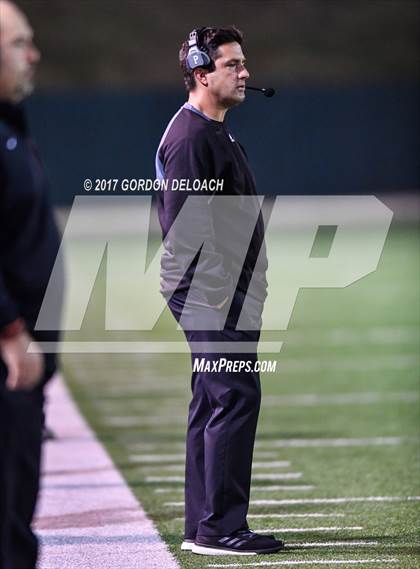 Thumbnail 1 in Lamar vs. Haltom (UIL 6A Bi-District Playoff) photogallery.
