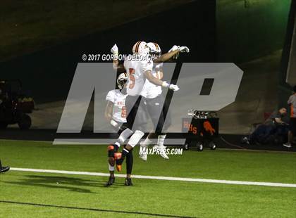 Thumbnail 3 in Lamar vs. Haltom (UIL 6A Bi-District Playoff) photogallery.