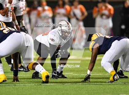 Thumbnail 1 in Lamar vs. Haltom (UIL 6A Bi-District Playoff) photogallery.