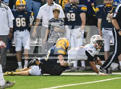 Thumbnail 3 in Lamar vs. Haltom (UIL 6A Bi-District Playoff) photogallery.