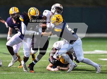 Thumbnail 1 in Lamar vs. Haltom (UIL 6A Bi-District Playoff) photogallery.