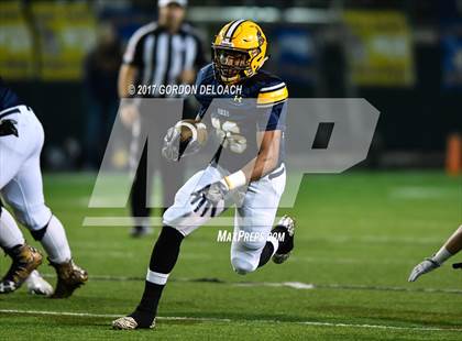 Thumbnail 3 in Lamar vs. Haltom (UIL 6A Bi-District Playoff) photogallery.