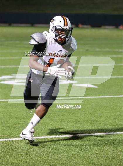 Thumbnail 3 in Lamar vs. Haltom (UIL 6A Bi-District Playoff) photogallery.