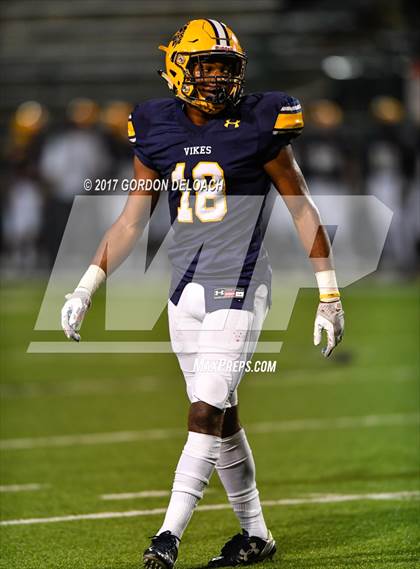 Thumbnail 3 in Lamar vs. Haltom (UIL 6A Bi-District Playoff) photogallery.