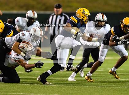 Thumbnail 3 in Lamar vs. Haltom (UIL 6A Bi-District Playoff) photogallery.