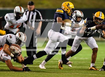 Thumbnail 1 in Lamar vs. Haltom (UIL 6A Bi-District Playoff) photogallery.