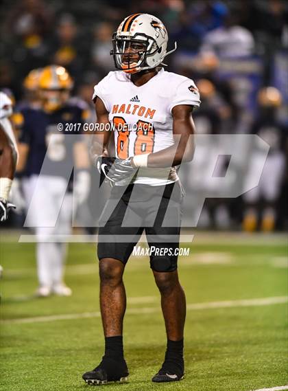 Thumbnail 1 in Lamar vs. Haltom (UIL 6A Bi-District Playoff) photogallery.