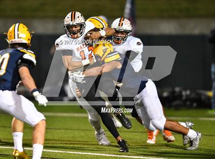 Thumbnail 2 in Lamar vs. Haltom (UIL 6A Bi-District Playoff) photogallery.