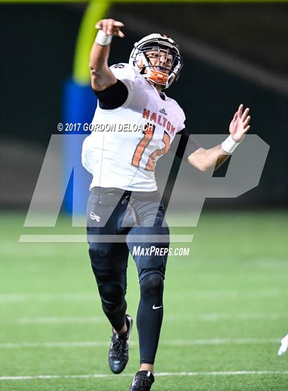 Thumbnail 2 in Lamar vs. Haltom (UIL 6A Bi-District Playoff) photogallery.