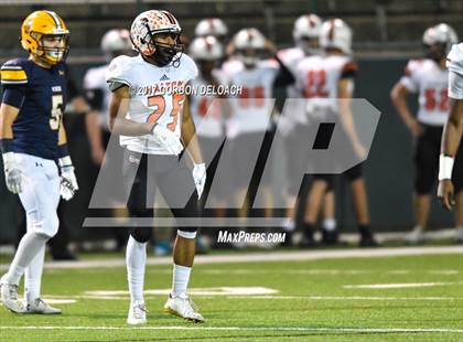 Thumbnail 3 in Lamar vs. Haltom (UIL 6A Bi-District Playoff) photogallery.