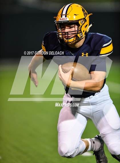 Thumbnail 2 in Lamar vs. Haltom (UIL 6A Bi-District Playoff) photogallery.