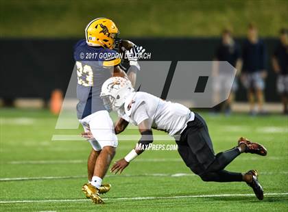 Thumbnail 2 in Lamar vs. Haltom (UIL 6A Bi-District Playoff) photogallery.