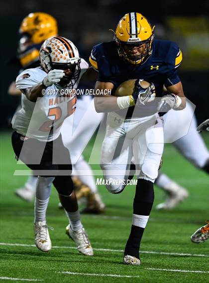 Thumbnail 2 in Lamar vs. Haltom (UIL 6A Bi-District Playoff) photogallery.