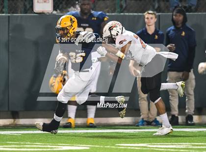Thumbnail 3 in Lamar vs. Haltom (UIL 6A Bi-District Playoff) photogallery.