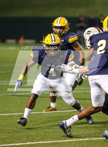 Thumbnail 2 in Lamar vs. Haltom (UIL 6A Bi-District Playoff) photogallery.