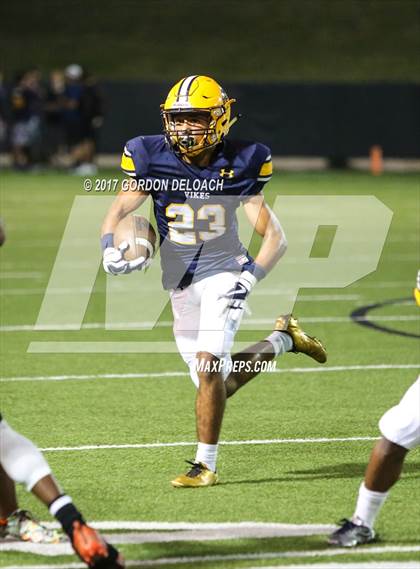 Thumbnail 3 in Lamar vs. Haltom (UIL 6A Bi-District Playoff) photogallery.