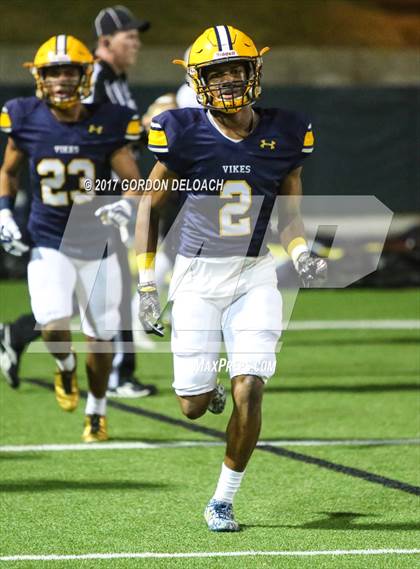 Thumbnail 3 in Lamar vs. Haltom (UIL 6A Bi-District Playoff) photogallery.