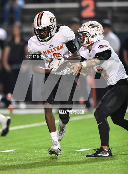 Thumbnail 3 in Lamar vs. Haltom (UIL 6A Bi-District Playoff) photogallery.