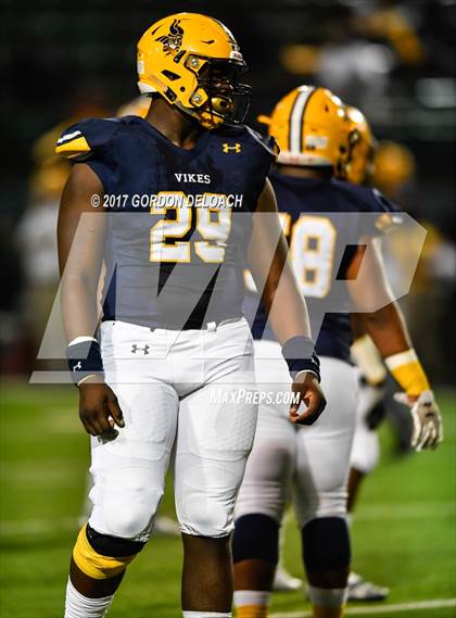Thumbnail 1 in Lamar vs. Haltom (UIL 6A Bi-District Playoff) photogallery.