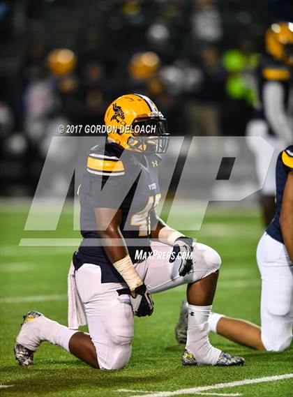 Thumbnail 3 in Lamar vs. Haltom (UIL 6A Bi-District Playoff) photogallery.