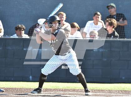 Thumbnail 2 in Santa Margarita vs. Servite photogallery.