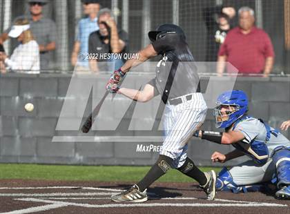 Thumbnail 2 in Santa Margarita vs. Servite photogallery.