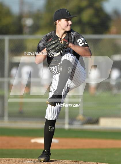 Thumbnail 2 in Santa Margarita vs. Servite photogallery.