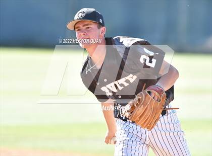 Thumbnail 3 in Santa Margarita vs. Servite photogallery.