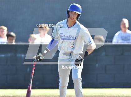 Thumbnail 2 in Santa Margarita vs. Servite photogallery.