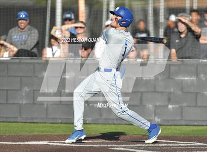 Thumbnail 3 in Santa Margarita vs. Servite photogallery.