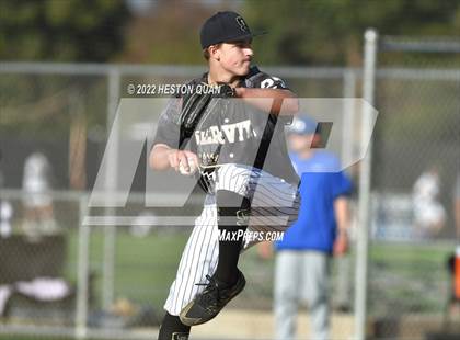 Thumbnail 2 in Santa Margarita vs. Servite photogallery.