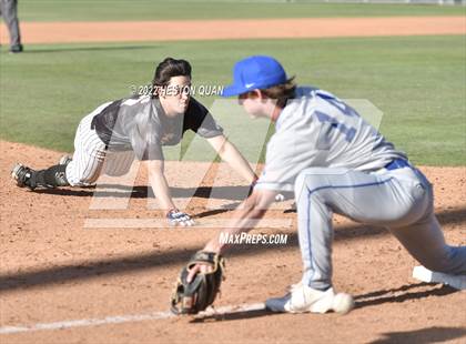 Thumbnail 1 in Santa Margarita vs. Servite photogallery.