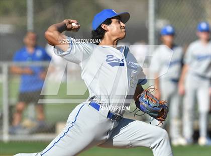Thumbnail 3 in Santa Margarita vs. Servite photogallery.