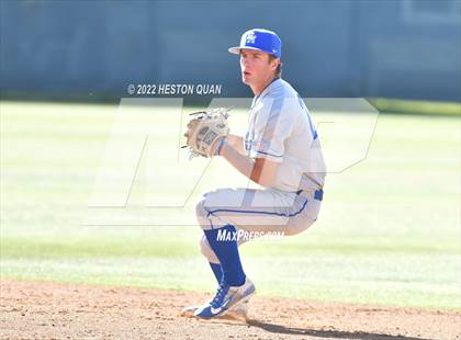 Thumbnail 1 in Santa Margarita vs. Servite photogallery.