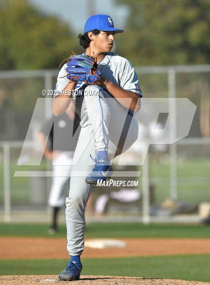 Thumbnail 3 in Santa Margarita vs. Servite photogallery.