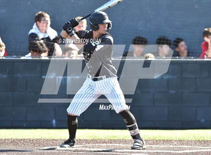 Thumbnail 3 in Santa Margarita vs. Servite photogallery.