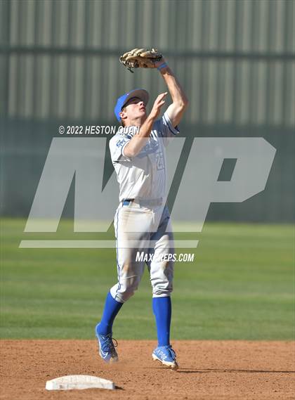 Thumbnail 2 in Santa Margarita vs. Servite photogallery.