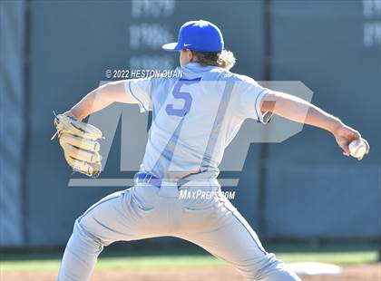 Thumbnail 3 in Santa Margarita vs. Servite photogallery.