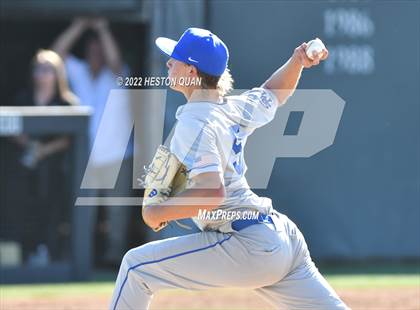 Thumbnail 2 in Santa Margarita vs. Servite photogallery.