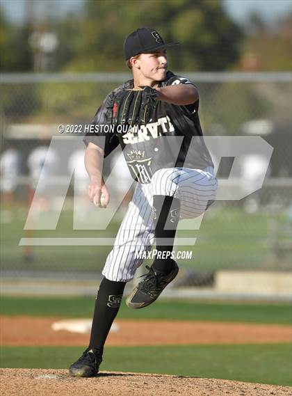 Thumbnail 1 in Santa Margarita vs. Servite photogallery.