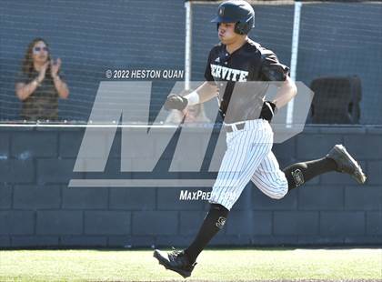 Thumbnail 3 in Santa Margarita vs. Servite photogallery.