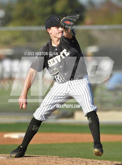 Thumbnail 2 in Santa Margarita vs. Servite photogallery.